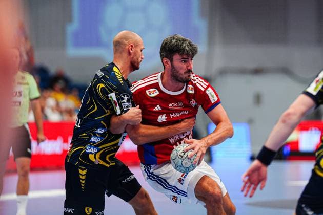 Lukas Sandell (Rhein-Neckar Loewen, 11), Jacob Lassen (Handball Verein Hamburg, 09) GER, Handball Sport Verein Hamburg vs. Rhein-Neckar Loewen, Handball, 1. Bundesliga, Spieltag 3, Saison 2025 2026, 07.09.2025 GER, Handball Sport Verein Hamburg vs. Rhein-Neckar Loewen, Handball, 1. Bundesliga, Spieltag 3, Saison 2025 2026, 07.09.2025 Hamburg Copyright: xEibner-Pressefoto MarcelxvonxFehrnx EP_MFN