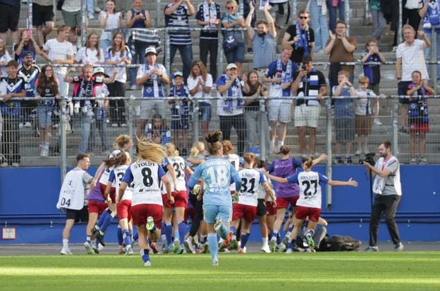 Fussball, GER, Frauen, Damen, Flyeralarm Frauen Bundesliga, Saison 2025 2026, Volksparkstadion, 1.Spieltag Hamburger SV gegen VfL Wolfsburg, 3-3 Ausgleich zum 3-3 durch 16, Christin Meyer (HSV), Jubel