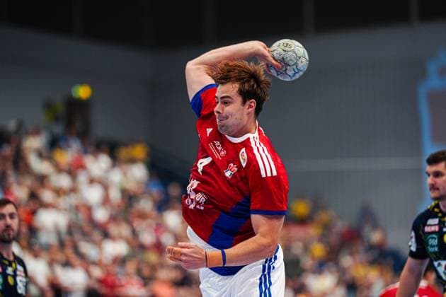 Wurf Tor Andreas Magaard (Handball Verein Hamburg, 04) GER, Handball Sport Verein Hamburg vs. Rhein-Neckar Loewen, Handball, 1. Bundesliga, Spieltag 3, Saison 2025 2026, 07.09.2025 GER, Handball Sport Verein Hamburg vs. Rhein-Neckar Loewen, Handball, 1. Bundesliga, Spieltag 3, Saison 2025 2026, 07.09.2025 Hamburg Copyright: xEibner-Pressefoto MarcelxvonxFehrnx EP_MFN