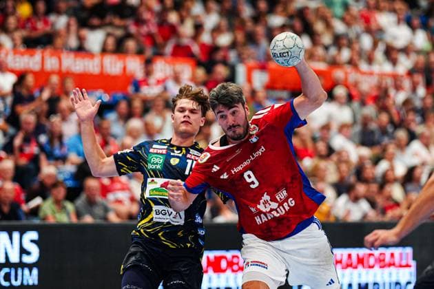 David More (Rhein-Neckar Loewen, 15), Jacob Lassen (Handball Verein Hamburg, 09) GER, Handball Sport Verein Hamburg vs. Rhein-Neckar Loewen, Handball, 1. Bundesliga, Spieltag 3, Saison 2025 2026, 07.09.2025 GER, Handball Sport Verein Hamburg vs. Rhein-Neckar Loewen, Handball, 1. Bundesliga, Spieltag 3, Saison 2025 2026, 07.09.2025 Hamburg Copyright: xEibner-Pressefoto MarcelxvonxFehrnx EP_MFN