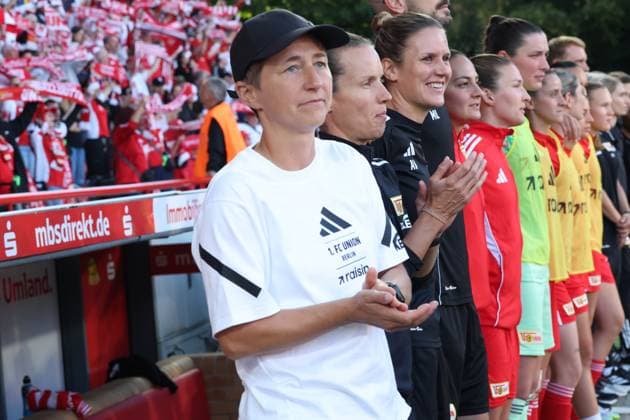 DEU, 2.BL, Frauen, 1.FC Union vs. 1.FC Nuernberg, 07.09.2025, Stadion Alte Foersterei, Berlin, DEU, 2.BL, Frauen, 1.FC Union vs. 1.FC Nuernberg, im Bild: Cheftrainerin Ailien Poese (1.FC Union Berlin), DFL - regulations prohibit any use of Photographs as image sequences and or quasi-video