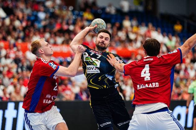 Einar Olafsson (Handball Verein Hamburg, 23), Dani Baijens (Rhein-Neckar Loewen, 77), Andreas Magaard (Handball Sport Verein Hamburg, 04) GER, Handball Sport Verein Hamburg vs. Rhein-Neckar Loewen, Handball, 1. Bundesliga, Spieltag 3, Saison 2025 2026, 07.09.2025 GER, Handball Sport Verein Hamburg vs. Rhein-Neckar Loewen, Handball, 1. Bundesliga, Spieltag 3, Saison 2025 2026, 07.09.2025 Hamburg Copyright: xEibner-Pressefoto MarcelxvonxFehrnx EP_MFN