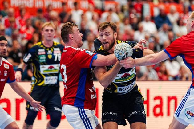 Moritz Sauter (Handball Verein Hamburg, 33), Steven Plucnar Jacobsen (Rhein-Neckar Loewen, 09) GER, Handball Sport Verein Hamburg vs. Rhein-Neckar Loewen, Handball, 1. Bundesliga, Spieltag 3, Saison 2025 2026, 07.09.2025 GER, Handball Sport Verein Hamburg vs. Rhein-Neckar Loewen, Handball, 1. Bundesliga, Spieltag 3, Saison 2025 2026, 07.09.2025 Hamburg Copyright: xEibner-Pressefoto MarcelxvonxFehrnx EP_MFN