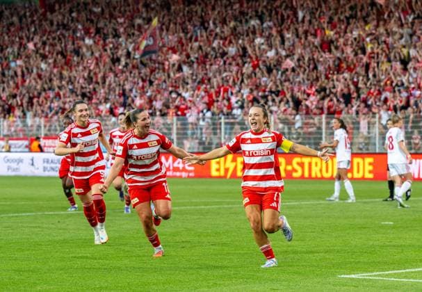 Fußball, Frauen, Saison 2025 2026, Google Pixel Frauen-Bundesliga (1. Spieltag), 1. FC Union Berlin - 1. FC Nürnberg, v. l. Sophie Weidauer (1. Frauen 1. FC Union), Dina Orschmann (1. Frauen 1. FC Union), Lisa Heiseler (1. Frauen 1. FC Union), Jubel nach Tor zum 1:0, 07.09. 2025, Copyright: xMatthiasxKochx