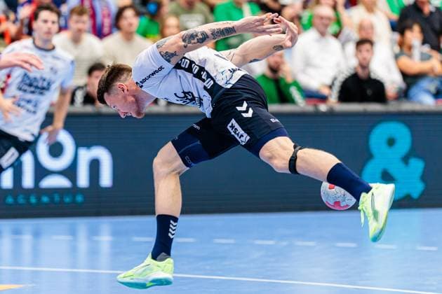 Emil Jakobsen (SG Flensburg-Handewitt, 31) verliert den Ball im Angriff GER, GWD Minden vs. SG Flensburg-Handewitt, Handball, 1. Bundesliga, 3. Spieltag, Spielzeit 2025 2026, 08.09.2025 GER, GWD Minden vs. SG Flensburg-Handewitt, Handball, 1. Bundesliga, 3. Spieltag, Spielzeit 2025 2026, 08.09.2025 Luebbecke Copyright: xEibner-Pressefoto JanxRollingerx EP_JSK