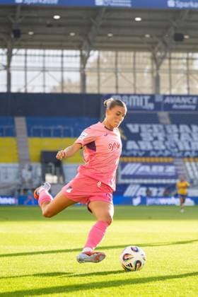 Selina Cerci (TSG Hoffenheim, 29) am Ball, GER, TSG 1899 Hoffenheim vs FC Carl Zeiss Jena, Fussball Google Pixel Frauen Bundesliga, 1. Spieltag, Saison 2025 2026, 08.09.2025 DFB regulations prohibit any use of photographs as image sequences and or quasi-video GER, TSG 1899 Hoffenheim vs FC Carl Zeiss Jena, Fussball Google Pixel Frauen Bundesliga, 1. Spieltag, Saison 2025 2026, 08.09.2025 Jena Copyright: xEibner-Pressefoto Memmlerx EP_MMR