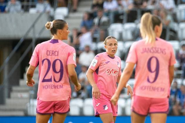Laura Gloning (TSG Hoffenheim, 20), davor Selina Cerci (TSG Hoffenheim, 29), Jill Janssens (TSG Hoffenheim, 09), GER, TSG 1899 Hoffenheim vs FC Carl Zeiss Jena, Fussball Google Pixel Frauen Bundesliga, 1. Spieltag, Saison 2025 2026, 08.09.2025 DFB regulations prohibit any use of photographs as image sequences and or quasi-video GER, TSG 1899 Hoffenheim vs FC Carl Zeiss Jena, Fussball Google Pixel Frauen Bundesliga, 1. Spieltag, Saison 2025 2026, 08.09.2025 Jena Copyright: xEibner-Pressefoto Memmlerx EP_MMR