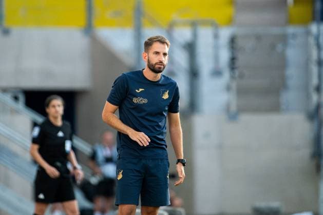Theodoros Dedes (TSG Hoffenheim, Trainer), GER, TSG 1899 Hoffenheim vs FC Carl Zeiss Jena, Fussball Google Pixel Frauen Bundesliga, 1. Spieltag, Saison 2025 2026, 08.09.2025 DFB regulations prohibit any use of photographs as image sequences and or quasi-video GER, TSG 1899 Hoffenheim vs FC Carl Zeiss Jena, Fussball Google Pixel Frauen Bundesliga, 1. Spieltag, Saison 2025 2026, 08.09.2025 Jena Copyright: xEibner-Pressefoto Memmlerx EP_MMR