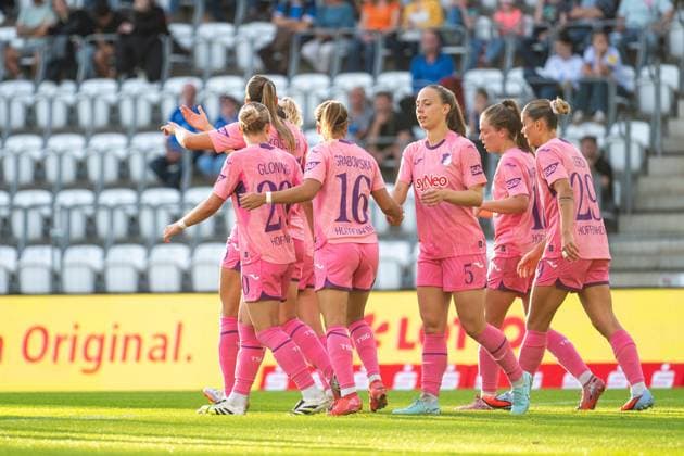Laura Gloning (TSG Hoffenheim, 20), Dominika Grabowska (TSG Hoffenheim, 16), Jamilla Rankin (TSG Hoffenheim, 05), Valesca Ampoorter (TSG Hoffenheim, 18), Selina Cerci (TSG Hoffenheim, 29) jubeln ueber das Tor zum 1:2, GER, TSG 1899 Hoffenheim vs FC Carl Zeiss Jena, Fussball Google Pixel Frauen Bundesliga, 1. Spieltag, Saison 2025 2026, 08.09.2025 DFB regulations prohibit any use of photographs as image sequences and or quasi-video GER, TSG 1899 Hoffenheim vs FC Carl Zeiss Jena, Fussball Google Pixel Frauen Bundesliga, 1. Spieltag, Saison 2025 2026, 08.09.2025 Jena Copyright: xEibner-Pressefoto Memmlerx EP_MMR
