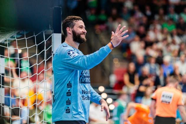 Benjamin Buric (SG Flensburg-Handewitt, 01) aergert sich regt sich auf GER, GWD Minden vs. SG Flensburg-Handewitt, Handball, 1. Bundesliga, 3. Spieltag, Spielzeit 2025 2026, 08.09.2025 GER, GWD Minden vs. SG Flensburg-Handewitt, Handball, 1. Bundesliga, 3. Spieltag, Spielzeit 2025 2026, 08.09.2025 Luebbecke Copyright: xEibner-Pressefoto JanxRollingerx EP_JSK