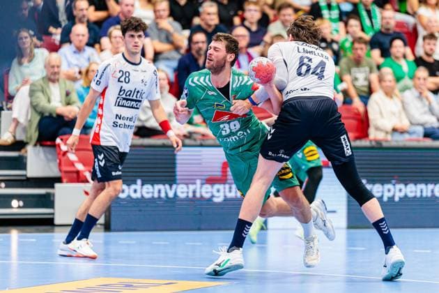 v.l. Malte Donker (GWD Minden, 39), Lasse Moeller (SG Flensburg-Handewitt, 64) GER, GWD Minden vs. SG Flensburg-Handewitt, Handball, 1. Bundesliga, 3. Spieltag, Spielzeit 2025 2026, 08.09.2025 GER, GWD Minden vs. SG Flensburg-Handewitt, Handball, 1. Bundesliga, 3. Spieltag, Spielzeit 2025 2026, 08.09.2025 Luebbecke Copyright: xEibner-Pressefoto JanxRollingerx EP_JSK