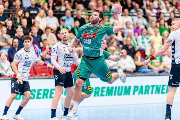 Malte Donker (GWD Minden, 39) im Torwurf GER, GWD Minden vs. SG Flensburg-Handewitt, Handball, 1. Bundesliga, 3. Spieltag, Spielzeit 2025 2026, 08.09.2025 GER, GWD Minden vs. SG Flensburg-Handewitt, Handball, 1. Bundesliga, 3. Spieltag, Spielzeit 2025 2026, 08.09.2025 Luebbecke Copyright: xEibner-Pressefoto JanxRollingerx EP_JSK