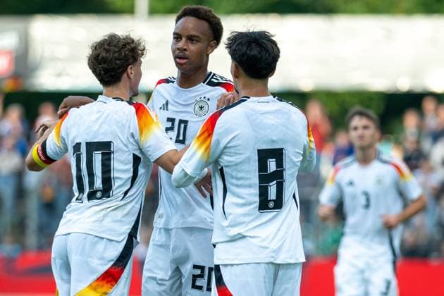 Tor zum 1:0 durch Laurin Ulrich (Deutschland, 08), mit Ibrahimovic, Arijon (Deutschland U20, 07) und Ouedraogo, Assan (Deutschland U20, 20), GER, Deutschland vs. Italien, Fussball, U20 Elite League, 2. Spieltag, Spielzeit 2025 2026, 09.09.2025, Eibner-Pressefoto Sascha Walther GER, Deutschland vs. Italien, Fussball, U20 Elite League, 2. Spieltag, Spielzeit 2025 2026, 09.09.2025 Reutlingen Copyright: xEibner-Pressefotox EP_SWA
