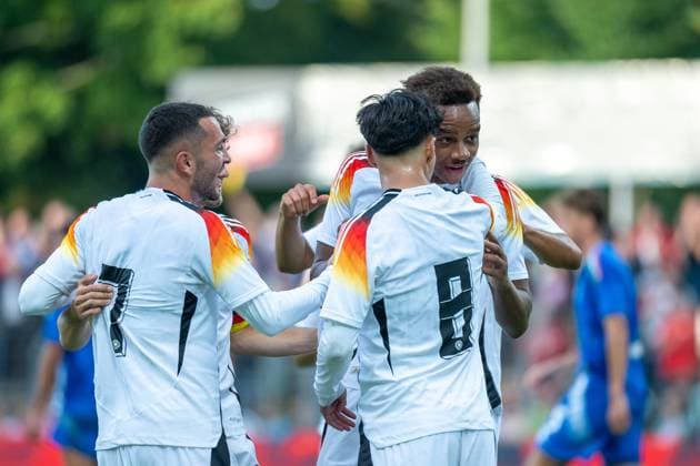 Tor zum 1:0 durch Laurin Ulrich (Deutschland, 08), mit Ibrahimovic, Arijon (Deutschland U20, 07) und Ouedraogo, Assan (Deutschland U20, 20), GER, Deutschland vs. Italien, Fussball, U20 Elite League, 2. Spieltag, Spielzeit 2025 2026, 09.09.2025, Eibner-Pressefoto Sascha Walther GER, Deutschland vs. Italien, Fussball, U20 Elite League, 2. Spieltag, Spielzeit 2025 2026, 09.09.2025 Reutlingen Copyright: xEibner-Pressefotox EP_SWA