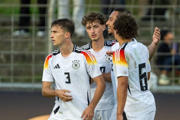 Becker, Vitalie (Deutschland U20, 03) und Lubach, Rafael (Deutschland U20, 06) nach Tor zum 2:0 durch Brunner, Paris (Deutschland U20, 11), GER, Deutschland vs. Italien, Fussball, U20 Elite League, 2. Spieltag, Spielzeit 2025 2026, 09.09.2025, Eibner-Pressefoto Sascha Walther GER, Deutschland vs. Italien, Fussball, U20 Elite League, 2. Spieltag, Spielzeit 2025 2026, 09.09.2025 Reutlingen Copyright: xEibner-Pressefotox EP_SWA
