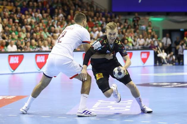 10.09.2025, xtgx, Handball, EHF Champions League, SC Magdeburg - Paris Saint Germain v.l. Mateo Maras (Paris, 2), Gisli Thorgeir Kristjansson (Magdeburg, 10) Zweikampf, Duell, Kampf, tackle Magdeubrg