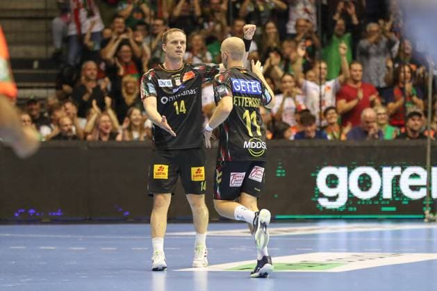 10.09.2025, xgox, Handball, EHF Champions League, SC Magdeburg - Paris Saint Germain v.l. Omar Ingi Magnusson (Magdeburg, 14), Daniel Pettersson (Magdeburg, 11) Jubel, Torjubel, jubelt ueber das Tor, celebrate the goal, celebration Magdeburg