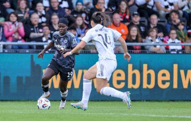 DEU, Frankfurt, Eintracht Frankfurt vs Real Madrid, Womens Champions League, UEFA, Saison 2526, Stadion am Bretanobad, Qualifikationsrunde 3, im Bild v.l.n.r: Nicole Anyomi (Eintracht Frankfurt 19), Maria MÃ ndez (Real Madrid 14) DFB DFL REGULATIONS PROHIBIT ANY USE OF PHOTOGRAPHS AS IMAGE SEQUENCES AND OR QUASI-VIDEO, 11.09.2025, Copyright: HMBxMedia HendrikxHamelau