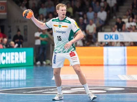 Adam Loenn (SC DHfK Leipzig, 15) am Ball, Frisch Auf Goeppingen vs. SC DHfK Leipzig, Handball, 1. Bundesliga, Herren, Spielzeit 2025 2026, 11.09.2025, Frisch Auf Goeppingen vs. SC DHfK Leipzig, Handball, 1. Bundesliga, Herren, Spielzeit 2025 2026, 11.09.2025 Goeppingen Copyright: xEibner-Pressefoto MichaelxSchmidx EP_MST