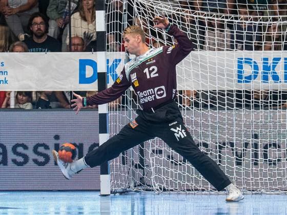 Kristian Saeveras (Frisch Auf Goeppingen, 12) pariert einen Wurf, Frisch Auf Goeppingen vs. SC DHfK Leipzig, Handball, 1. Bundesliga, Herren, Spielzeit 2025 2026, 11.09.2025, Frisch Auf Goeppingen vs. SC DHfK Leipzig, Handball, 1. Bundesliga, Herren, Spielzeit 2025 2026, 11.09.2025 Goeppingen Copyright: xEibner-Pressefoto MichaelxSchmidx EP_MST