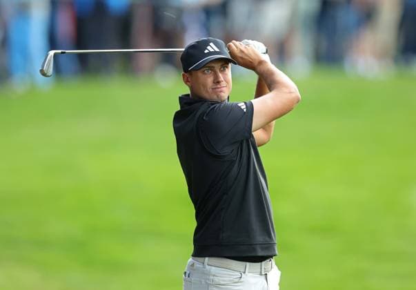 . - BMW PGA, Golf Herren Championship 2025, Day One, DP World Tour, Wentworth Golf Club, Virginia Water, Surrey, England.- 11th September 2025. (C) Daniel Weir Crystal Pix Ludvig Aberg Of Sweden hits a shot on the 12th hole during the BMW PGA Championship 2025 Day One. - BMW PGA Championship 2025, Day One, DP World Tour, Wentworth Golf Club, Virginia Water, Surrey, England.- 11th September 2025. (C) Daniel Weir Crystal Pix Surrey Wentworth Golf Club United Kingdom Copyright: xDanielxWeirx CP_BMW_PGA_Championship_2025_Day_One_25