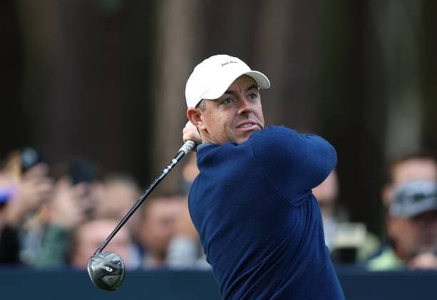 . - BMW PGA, Golf Herren Championship 2025, Day One, DP World Tour, Wentworth Golf Club, Virginia Water, Surrey, England.- 11th September 2025. (C) Daniel Weir Crystal Pix Rory Mcilroy Of Northern Ireland hits a tees shot on the 9th hole during the BMW PGA Championship 2025 Day One . - BMW PGA Championship 2025, Day One, DP World Tour, Wentworth Golf Club, Virginia Water, Surrey, England.- 11th September 2025. (C) Daniel Weir Crystal Pix Surrey Wentworth Golf Club United Kingdom Copyright: xDanielxWeirx CP_BMW_PGA_Championship_2025_Day_One_102