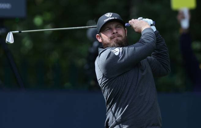 . - BMW PGA, Golf Herren Championship 2025, Day Two, DP World Tour, Wentworth Golf Club, Virginia Water, Surrey, England.- 12th September 2025. (C) Daniel Weir Crystal Pix Tyrrell Hatton Of England takes a tee shot on the 16th hole during the BMW PGA Championship 2025 Day Two. - BMW PGA Championship 2025, Day Two, DP World Tour, Wentworth Golf Club, Virginia Water, Surrey, England.- 12th September 2025. (C) Daniel Weir Crystal Pix Surrey Wentworth Golf Club United Kingdom Copyright: xDanielxWeirx CP_BMW_PGA_Championship_2025_Day_Two_57
