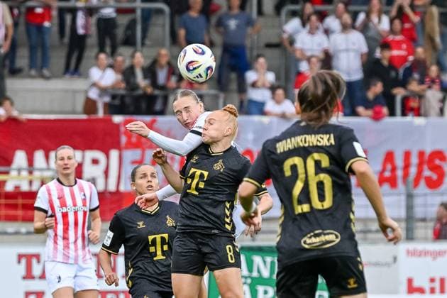 Sophie Nachtigall (SC Freiburg Frauen, 27), Laura Vogt (1. FC Koeln Frauen, 08) im Kopfballduell GER, SC Freiburg - 1. FC Koeln, Frauen-Fussball, Google Pixel Frauen-Bundesliga, 2. Spieltag, Saison 2025 2026, 12.09.2025 DFB REGULATIONS PROHIBIT ANY USE OF PHOTOGRAPHS AS IMAGE SEQUENCES AND OR QUASI-VIDEO GER, SC Freiburg - 1. FC Koeln, Frauen-Fussball, Google Pixel Frauen-Bundesliga, 2. Spieltag, Saison 2025 2026, 12.09.2025 Freiburg Copyright: xEibner-Pressefoto ThomasxHessx EP_THS