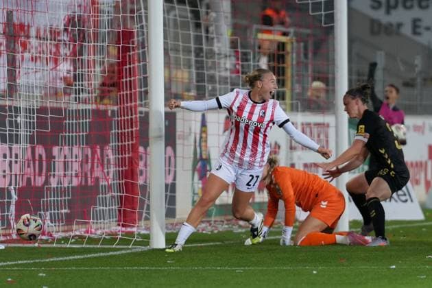 Sophie Nachtigall (SC Freiburg, 27) Torjubel, Emotionen, Jubel, Torerfolg, Abschluss, Treffer , Deutschland, Fussball, GooglePixel Frauen-Bundesliga, 2.Spieltag, 2025 2026, SC Freiburg vs. 1. FC Köln, 12.09.2025, Dreisamstadion, Freiburg, Deutschland DFB REGULATIONS PROHIBIT ANY USE OF PHOTOGRAPHS AS IMAGE SEQUENCES AND OR QUASI-VIDEO. Freiburg Dreisamstadion Baden-Wuerttemberg Deutschland Copyright: xArnexAmbergx