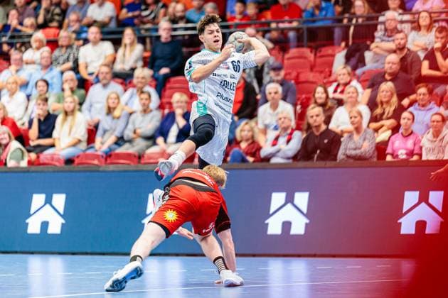 v.l. Niko Blaauw (TuS N-Luebbecke, 23), Max Prantner (SG BBM Bietigheim, 66) GER, TuS N-Luebbecke vs. SG BBM Bietigheim, Handball, 2. Bundesliga, 3. Spieltag, Spielzeit 2025 2026, 12.09.2025 GER, TuS N-Luebbecke vs. SG BBM Bietigheim, Handball, 2. Bundesliga, 3. Spieltag, Spielzeit 2025 2026, 12.09.2025 Luebbecke Copyright: xEibner-Pressefoto JanxRollingerx EP_JSK