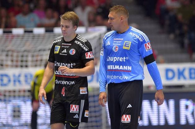 Andri Mar Runarsson (HC Erlangen 4), Dario Quenstedt (HC Erlangen 1) (R) , GER, MT Melsungen - HC Erlangen, Handball, 1. Bundesliga, 4. Spieltag, Saison 2025 2026, 12.09.2025, GER, MT Melsungen - HC Erlangen, Handball, 1. Bundesliga, 4. Spieltag, Saison 2025 2026, 12.09.2025 Kassel Copyright: xEibner-Pressefotox xRolandxSippex EP_RSL