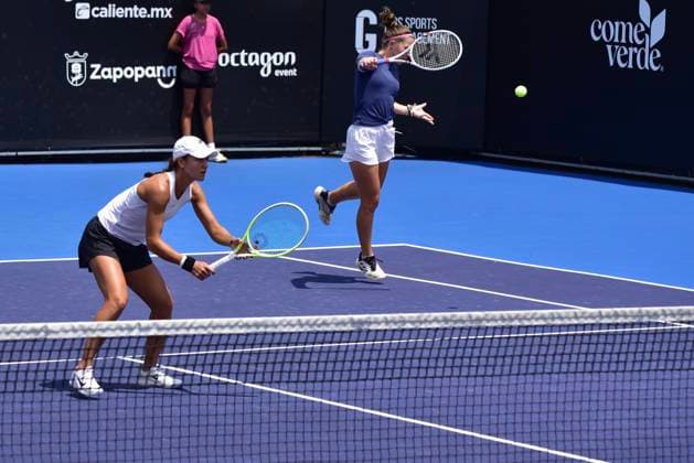 WTA, Tennis Damen GUADALAJARA 250 OPEN WTA GUADALAJARA 250 OPEN ANEY GLEASON VS OLMOS SUTJIADI 12092025 GUADALAJARA, JALISCO. Action photo of Jessie Aney and Quinn Gleason, during day 5 the WTA Guadalajara 250 Open, held at the Centro Panamericano de Tenis of Guadalajara, Jalisco, Mexico. Foto de accion de Jessie Aney y Quinn Gleason, durante el dia 5 del WTA Guadalajara 250 Open, celebrado en el Centro Panamericano de Tenis de Guadalajara, Jalisco, Mexico PHOTO BY IMAGENSHOP AGENCIA FOTOGRAFICA GUADALAJARA JALISCO MEXICO Copyright: xIMAGENSHOPxAGENCIAxFOTOGRAFICAx