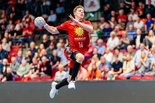 Alexander Schulze (TuS N-Luebbecke, 14) im Torwurf GER, TuS N-Luebbecke vs. SG BBM Bietigheim, Handball, 2. Bundesliga, 3. Spieltag, Spielzeit 2025 2026, 12.09.2025 GER, TuS N-Luebbecke vs. SG BBM Bietigheim, Handball, 2. Bundesliga, 3. Spieltag, Spielzeit 2025 2026, 12.09.2025 Luebbecke Copyright: xEibner-Pressefoto JanxRollingerx EP_JSK