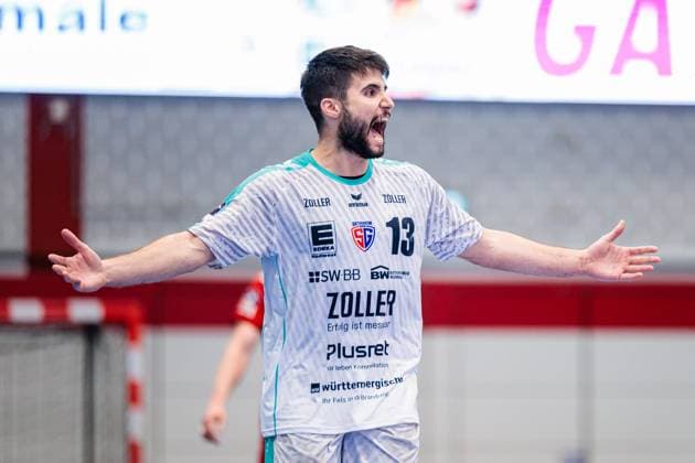 Juan de la Pena (SG BBM Bietigheim, 13) jubelt freut sich GER, TuS N-Luebbecke vs. SG BBM Bietigheim, Handball, 2. Bundesliga, 3. Spieltag, Spielzeit 2025 2026, 12.09.2025 GER, TuS N-Luebbecke vs. SG BBM Bietigheim, Handball, 2. Bundesliga, 3. Spieltag, Spielzeit 2025 2026, 12.09.2025 Luebbecke Copyright: xEibner-Pressefoto JanxRollingerx EP_JSK