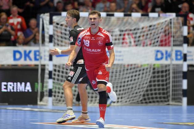 Jubel bei Florian Drosten (MT Melsungen 18), Florian Scheerer (HC Erlangen 10) (L) , GER, MT Melsungen - HC Erlangen, Handball, 1. Bundesliga, 4. Spieltag, Saison 2025 2026, 12.09.2025, GER, MT Melsungen - HC Erlangen, Handball, 1. Bundesliga, 4. Spieltag, Saison 2025 2026, 12.09.2025 Kassel Copyright: xEibner-Pressefotox xRolandxSippex EP_RSL