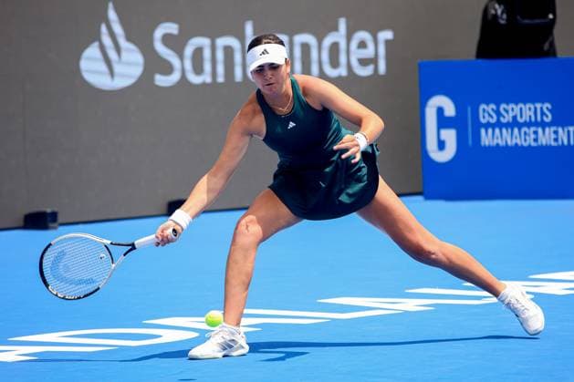 WTA, Tennis Damen GUADALAJARA 250 OPEN WTA GUADALAJARA 250 OPEN OSTAPENKO VS STAKUSIC 12092025 GUADALAJARA, JALISCO. Action photo f Marina Stakusic of Canada, during day 5 the WTA Guadalajara 250 Open, held at the Centro Panamericano de Tenis of Guadalajara, Jalisco, Mexico. Foto de accion de Mariona Stakusic de Canada, durante el dia 5 del WTA Guadalajara 250 Open, celebrado en el Centro Panamericano de Tenis de Guadalajara, Jalisco, Mexico PHOTO BY IMAGENSHOP AGENCIA FOTOGRAFICA GUADALAJARA JALISCO MEXICO Copyright: xIMAGENSHOPxAGENCIAxFOTOGRAFICAx