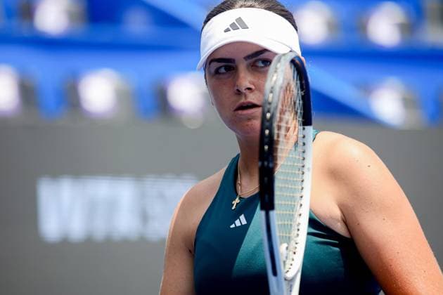 Sport Bilder des Tages WTA, Tennis Damen GUADALAJARA 250 OPEN OSTAPENKO VS STAKUSIC 12092025 GUADALAJARA, JALISCO. Action photo f Marina Stakusic of Canada, during day 5 the WTA Guadalajara 250 Open, held at the Centro Panamericano de Tenis of Guadalajara, Jalisco, Mexico. Foto de accion de Mariona Stakusic de Canada, durante el dia 5 del WTA Guadalajara 250 Open, celebrado en el Centro Panamericano de Tenis de Guadalajara, Jalisco, Mexico PHOTO BY IMAGENSHOP AGENCIA FOTOGRAFICA GUADALAJARA JALISCO MEXICO Copyright: xIMAGENSHOPxAGENCIAxFOTOGRAFICAx