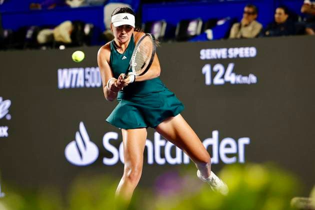 WTA, Tennis Damen GUADALAJARA 250 OPEN WTA GUADALAJARA 250 OPEN STAKUSIC VS ARANGO 12092025 GUADALAJARA, JALISCO. Action photo of Marina Stakusic of Canada, during day 5 the WTA Guadalajara 250 Open, held at the Centro Panamericano de Tenis of Guadalajara, Jalisco, Mexico. Foto de accion de Marina Stakusic de Canada, durante el dia 5 del WTA Guadalajara 250 Open, celebrado en el Centro Panamericano de Tenis de Guadalajara, Jalisco, Mexico PHOTO BY IMAGENSHOP AGENCIA FOTOGRAFICA GUADALAJARA JALISCO MEXICO Copyright: xIMAGENSHOPxAGENCIAxFOTOGRAFICAx
