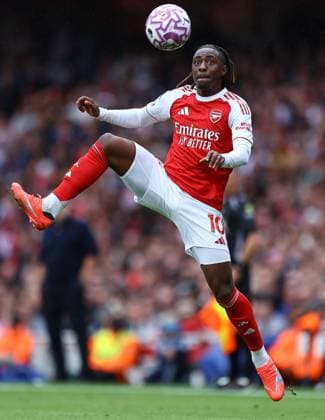 Eberechi Eze of Arsenal Arsenal v Nottingham Forest, Premier League, Football, Emirates Stadium, London, UK - 13 Sept 2025London Emirates Stadium United Kingdom EDITORIAL USE ONLY No use with unauthorised audio, video, data, fixture lists, club league logos or live services. Online in-match use limited to 120 images, no video emulation. No use in betting, games or single club league player publications. Copyright: xMichaelxZemanek Shutterstockx 15481272ay