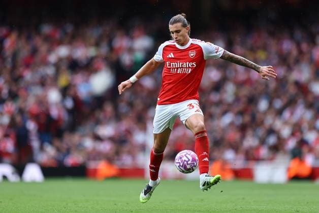 Riccardo Calafiori of Arsenal Arsenal v Nottingham Forest, Premier League, Football, Emirates Stadium, London, UK - 13 Sept 2025London Emirates Stadium United Kingdom EDITORIAL USE ONLY No use with unauthorised audio, video, data, fixture lists, club league logos or live services. Online in-match use limited to 120 images, no video emulation. No use in betting, games or single club league player publications. Copyright: xMichaelxZemanek Shutterstockx 15481272bt
