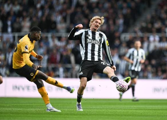 Nick Woltemade of Newcastle United (right) Newcastle United v Wolverhampton Wanderers, Premier League, Football, St James Park, Newcastle, UK - 13 Sept 2025Newcastle St James Park United Kingdom EDITORIAL USE ONLY No use with unauthorised audio, video, data, fixture lists, club league logos or live services. Online in-match use limited to 120 images, no video emulation. No use in betting, games or single club league player publications. Copyright: xRichardxLee Shutterstockx 15481298u