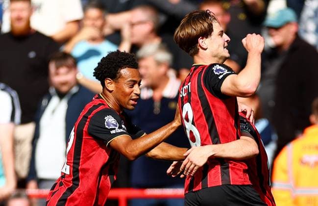 Alex Scott of AFC Bournemouth celebrates scoring a goal after making the score 1-0. AFC Bournemouth v Brighton and Hove Albion, Premier League, Football, Vitality Stadium, Bournemouth, UK - 13 Sept 2025Bournemouth Vitality Stadium United Kingdom EDITORIAL USE ONLY No use with unauthorised audio, video, data, fixture lists, club league logos or live services. Online in-match use limited to 120 images, no video emulation. No use in betting, games or single club league player publications. Copyright: xJamesxMarsh Shutterstockx 15481291y
