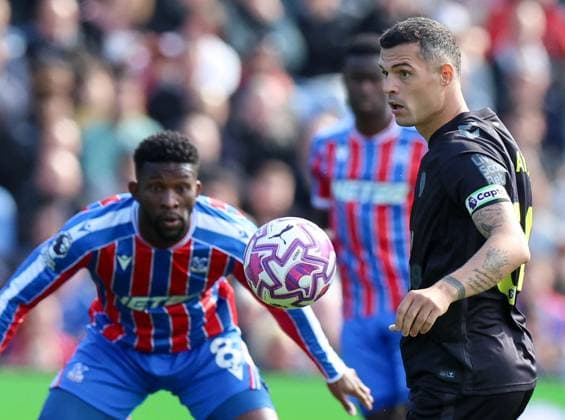 Jefferson Lerma of Crystal Palace against Granit Xhaka of Sunderland at Selhurst Park Crystal Palace v Sunderland, Premier League, Football, Selhurst Park, London, UK - 13 Sept 2025London Selhurst Park United Kingdom EDITORIAL USE ONLY No use with unauthorised audio, video, data, fixture lists, club league logos or live services. Online in-match use limited to 120 images, no video emulation. No use in betting, games or single club league player publications. Copyright: xAndrewxParsons Shutterstockx 15481292l