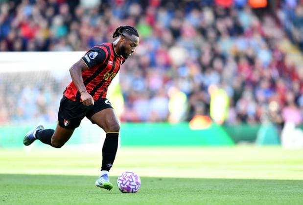 Antoine Semenyo of AFC Bournemouth on the ball - AFC Bournemouth v Brighton & Hove Albion, Premier League, Vitality Stadium, Bournemouth, UK - 13th August 2025 Editorial Use Only - DataCo restrictions apply AFC Bournemouth v Brighton and Hove Albion, Premier League, Football, Vitality Stadium, Bournemouth, UK - 13 Sept 2025Bournemouth Vitality Stadium United Kingdom EDITORIAL USE ONLY No use with unauthorised audio, video, data, fixture lists, club league logos or live services. Online in-match use limited to 120 images, no video emulation. No use in betting, games or single club league player publications. Copyright: xMDI Shutterstockx 15483048t
