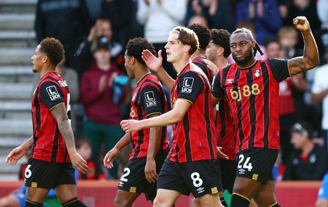 Antoine Semenyo of AFC Bournemouth celebrates scoring a goal after making the score 2-1. AFC Bournemouth v Brighton and Hove Albion, Premier League, Football, Vitality Stadium, Bournemouth, UK - 13 Sept 2025Bournemouth Vitality Stadium United Kingdom EDITORIAL USE ONLY No use with unauthorised audio, video, data, fixture lists, club league logos or live services. Online in-match use limited to 120 images, no video emulation. No use in betting, games or single club league player publications. Copyright: xJamesxMarsh Shutterstockx 15481291aj