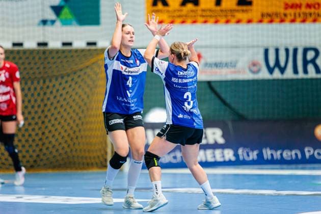 v.l. Andrea Jacobsen (HSG Blomberg-Lippe, 04), Laura Rueffieux (HSG Blomberg-Lippe, 03) jubeln nach Torerfolg Tor GER, HSG Blomberg-Lippe vs. Thueringer HC, , 3. Spieltag, Spielzeit 2025 2026, 13.09.2025 GER, HSG Blomberg-Lippe vs. Thueringer HC, , 3. Spieltag, Spielzeit 2025 2026, 13.09.2025 Blomberg Copyright: xEibner-Pressefoto JanxRollingerx EP_JSK