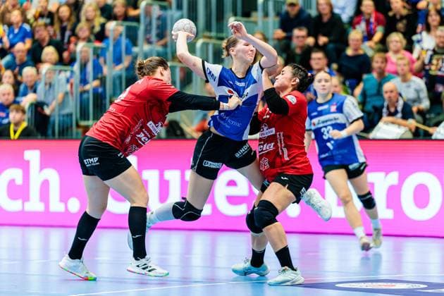 v.l. Csenge Kuczora (Thueringer HC, 59), Nieke Kuehne (HSG Blomberg-Lippe, 09), Giulia Guarieiro (Thueringer HC, 13) GER, HSG Blomberg-Lippe vs. Thueringer HC, , 3. Spieltag, Spielzeit 2025 2026, 13.09.2025 GER, HSG Blomberg-Lippe vs. Thueringer HC, , 3. Spieltag, Spielzeit 2025 2026, 13.09.2025 Blomberg Copyright: xEibner-Pressefoto JanxRollingerx EP_JSK