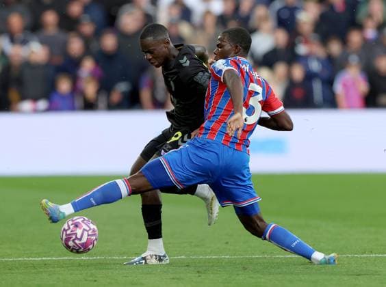 Tyrick Mitchell of Crystal Palace clashes with Habib Diarra of Sunderland at Selhurst Park Crystal Palace v Sunderland, Premier League, Football, Selhurst Park, London, UK - 13 Sept 2025London Selhurst Park United Kingdom EDITORIAL USE ONLY No use with unauthorised audio, video, data, fixture lists, club league logos or live services. Online in-match use limited to 120 images, no video emulation. No use in betting, games or single club league player publications. Copyright: xAndrewxParsons Shutterstockx 15481292x