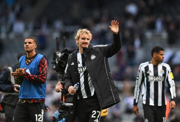 Nick Woltemade of Newcastle United celebrates after full time Newcastle United v Wolverhampton Wanderers, Premier League, Football, St James Park, Newcastle, UK - 13 Sept 2025Newcastle St James Park United Kingdom EDITORIAL USE ONLY No use with unauthorised audio, video, data, fixture lists, club league logos or live services. Online in-match use limited to 120 images, no video emulation. No use in betting, games or single club league player publications. Copyright: xRichardxLee Shutterstockx 15481298bh