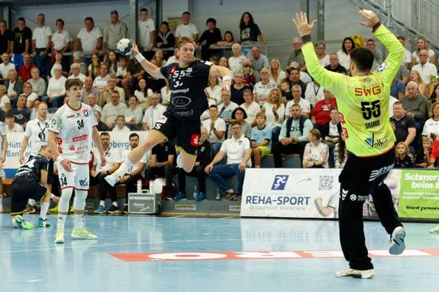 Paul Kompenhans (TV 05 07 Huettenberg, 34) Falk Kolodziej (HSG Krefeld Niederrhein, 05) Yahav Shamir (TV 05 07 Huettenberg, 55) TV 05 07 Huettenberg vs. - HSG Krefeld Niederrhein, Handball, 2. Handball Bundesliga, 03. Spieltag, Saison 2025 2026, 13.09.25 TV 05 07 Huettenberg vs. - HSG Krefeld Niederrhein, Handball, 2. Handball Bundesliga, 03. Spieltag, Saison 2025 2026, 13.09.25 Huettenberg Copyright: xEibner-Pressefoto JoergxHeinrichx EP_JHR